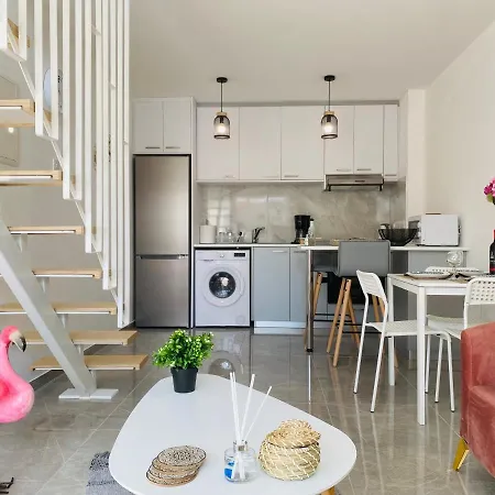 Pink Flamingo 1-Br Apartment In Lárnaka Kültér fotó