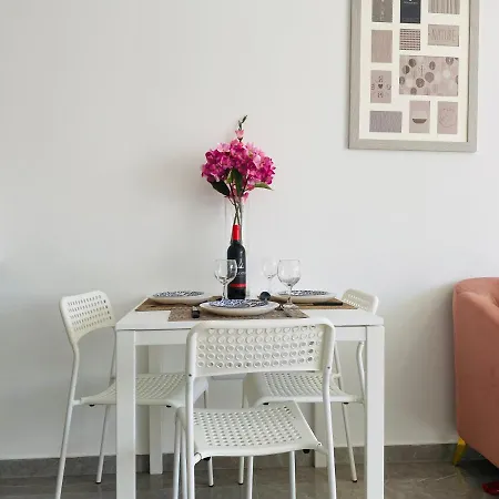 Pink Flamingo 1-Br Apartment In Lárnaka Kültér fotó